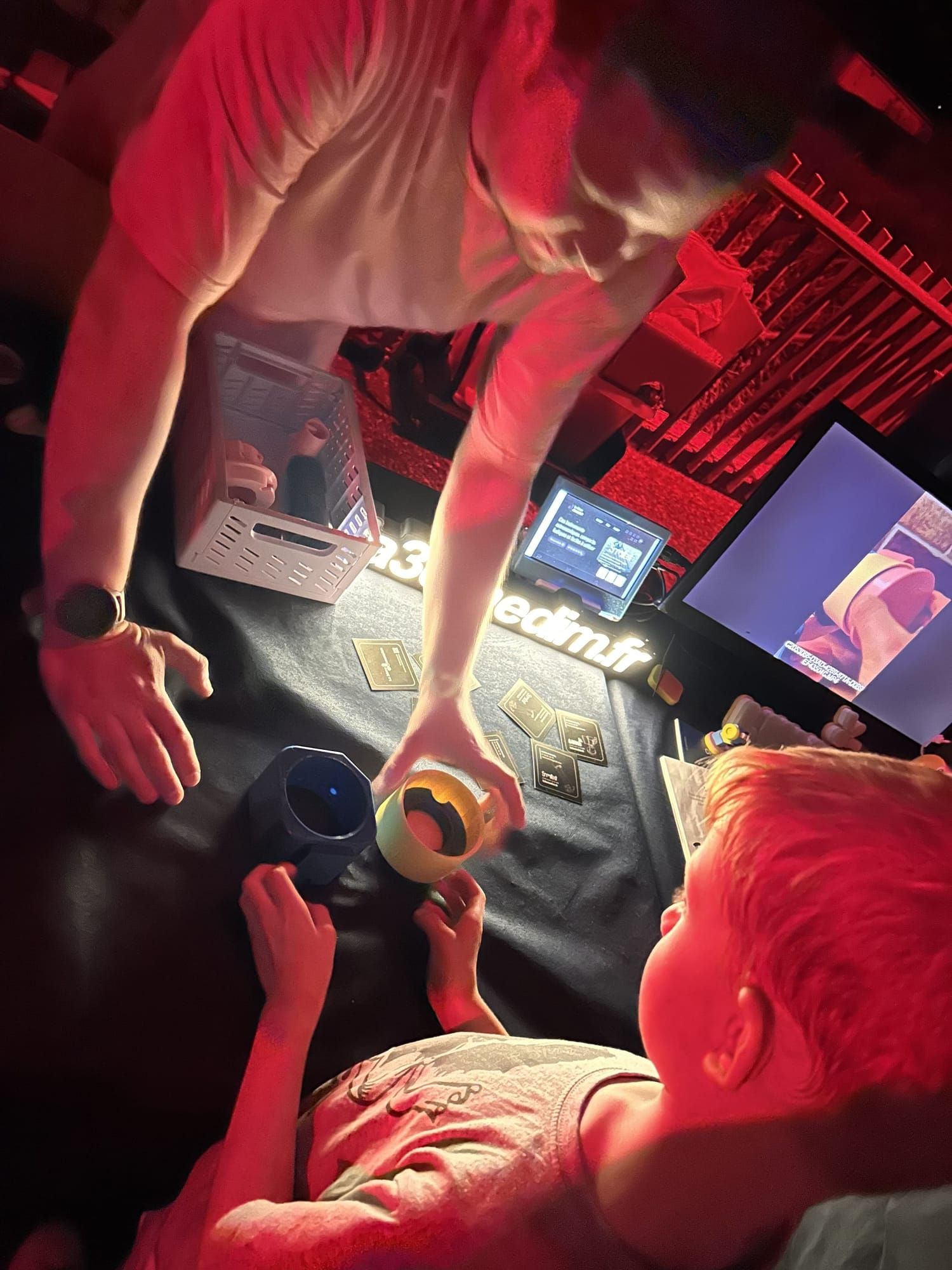 Animation d'assemblage de lunette astronomique à la Cité de l'espace